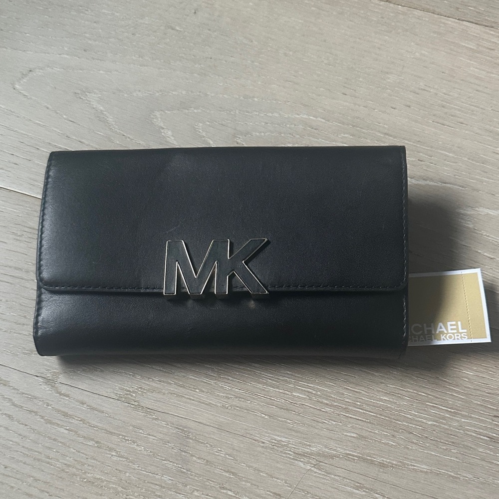NWT Michael Kors Black Leather Clutch Wallet